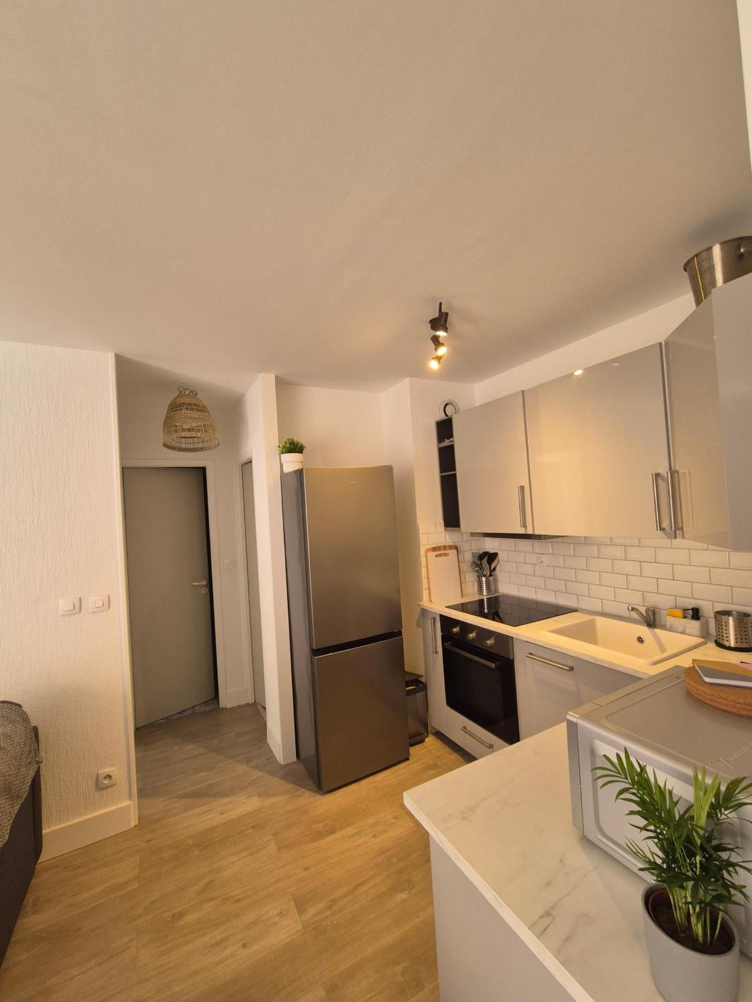 Appartement T2 - Hyeres Gare Bagian luar foto